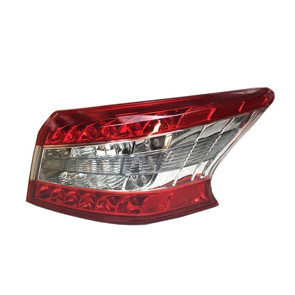 FARO TRASERO NISSAN SENTRA 14/16 EXTERIOR LED DERECHO